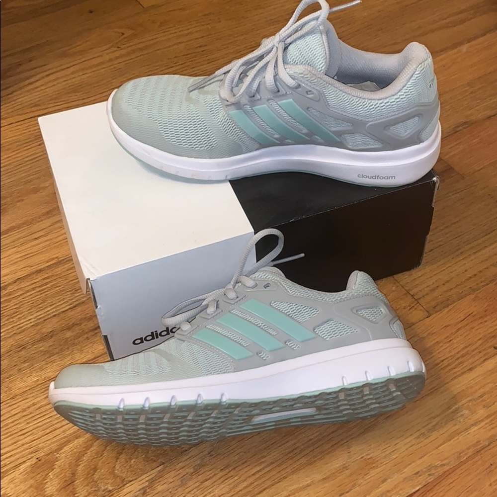 Adidas cloadfoam size 7